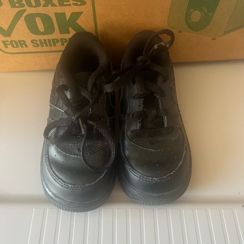 Toddler nike black airforce